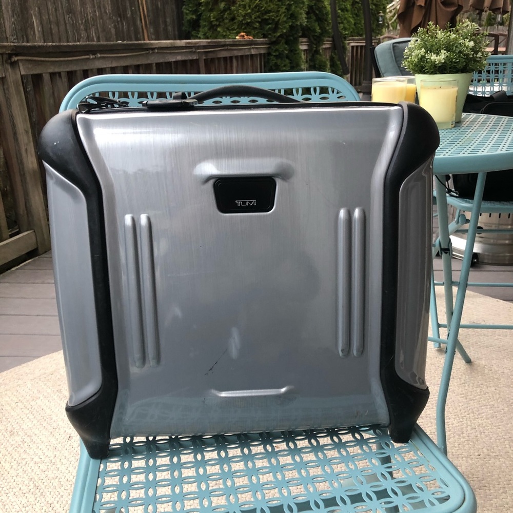 Tumi briefcase with wheels